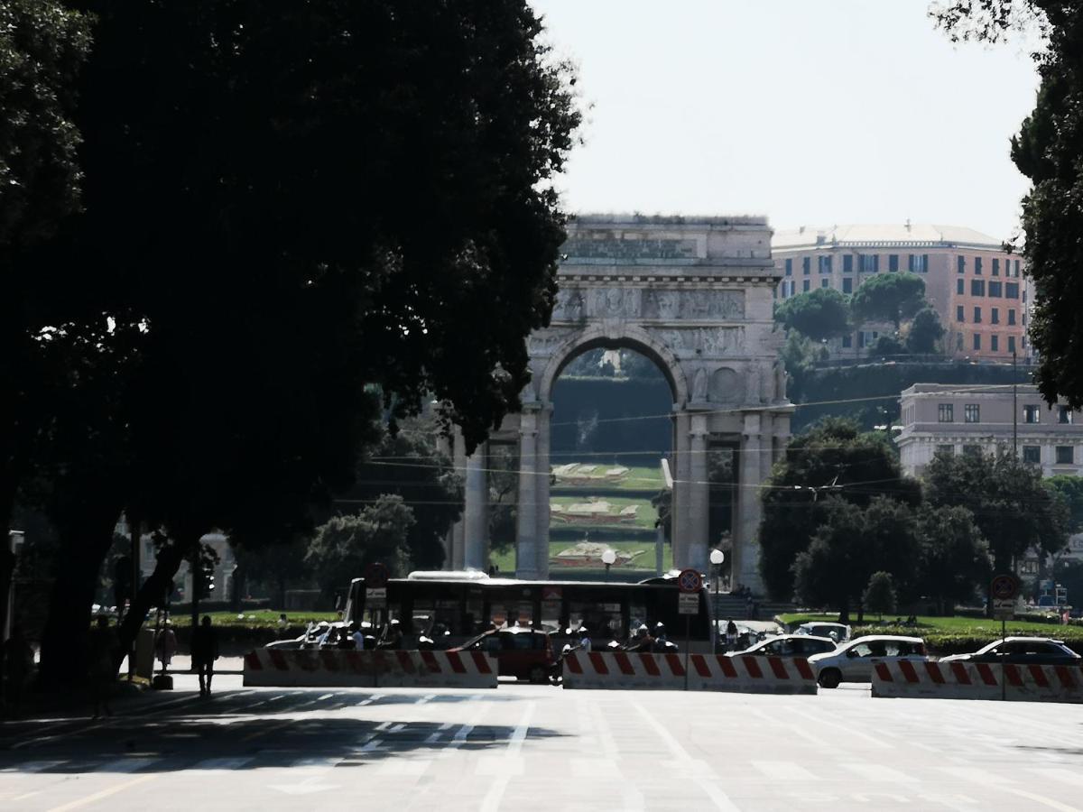 Suite Lambruschini Central With Top City View - Free Covered Parking Genoa Luaran gambar